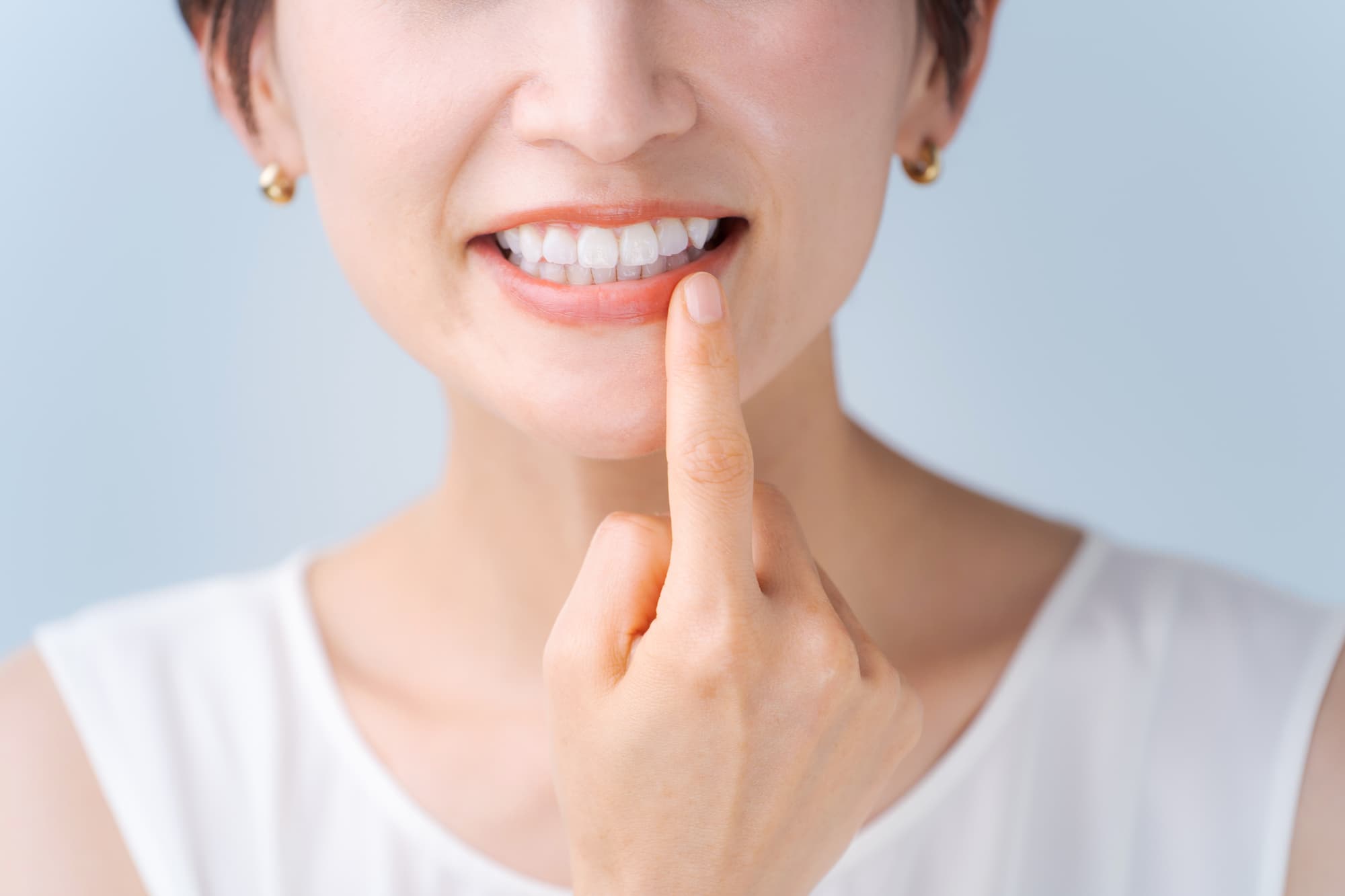 ホワイトニングの仕組みを解説！種類や白くできる歯・できない歯とは