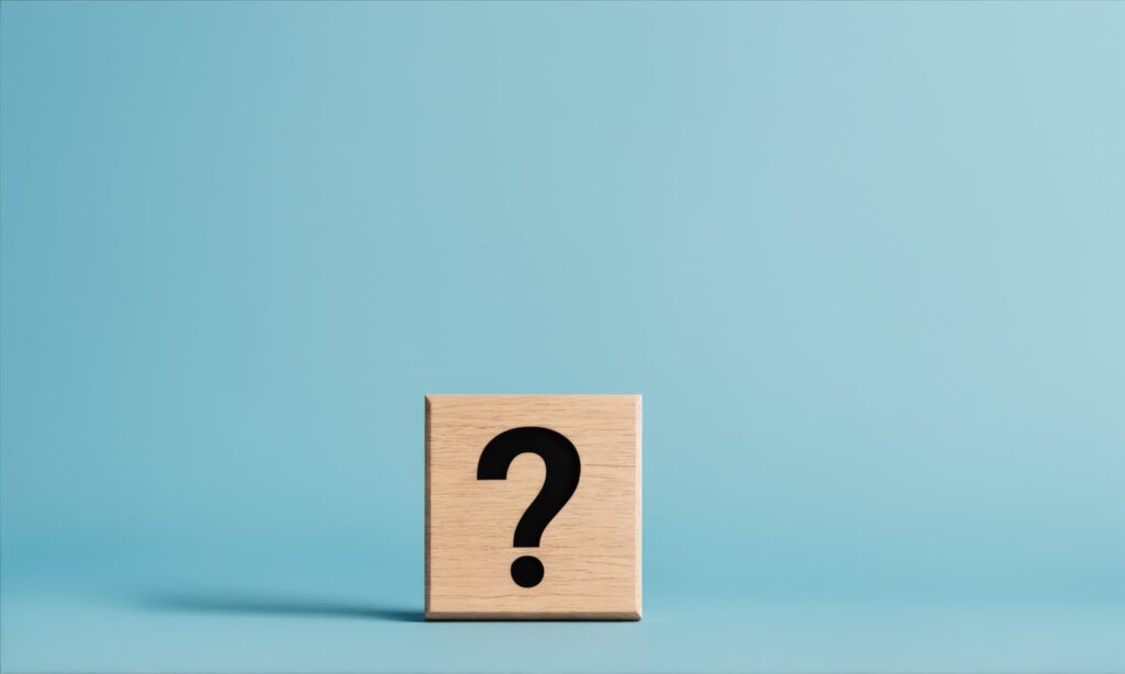 出っ歯になるのはなぜか考えるイメージ